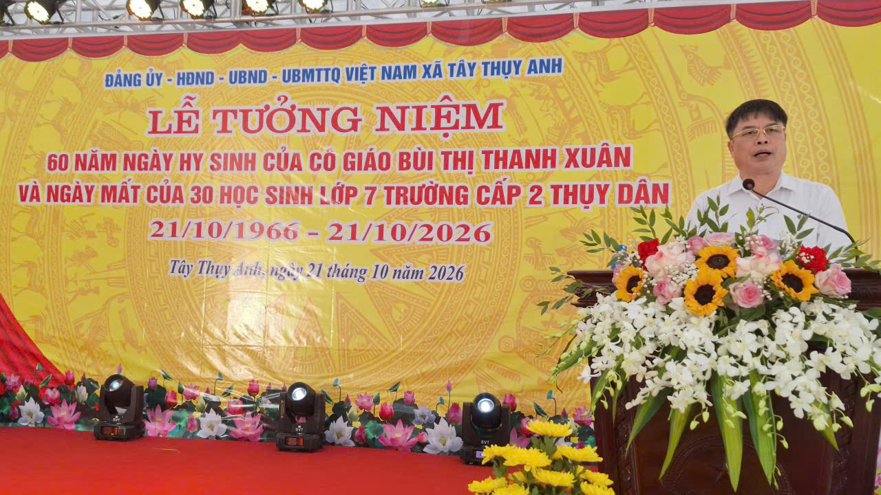 LÃNH ĐẠO XÃ NAM THÁI NINH DÂNG HƯƠNG TƯỞNG NIỆM CÔ GIÁO, LIỆT SĨ BÙI THỊ THANH XUÂN VÀ 30 HỌC SINH NHÂN KỶ NIỆM 60 NĂM NGÀY HY SINH